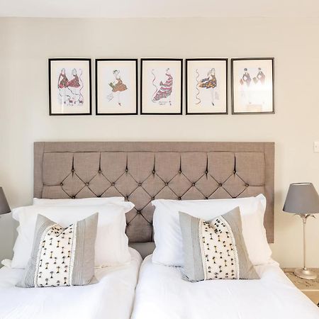 Gorgeous Garden Apartment บาธ ภายนอก รูปภาพ