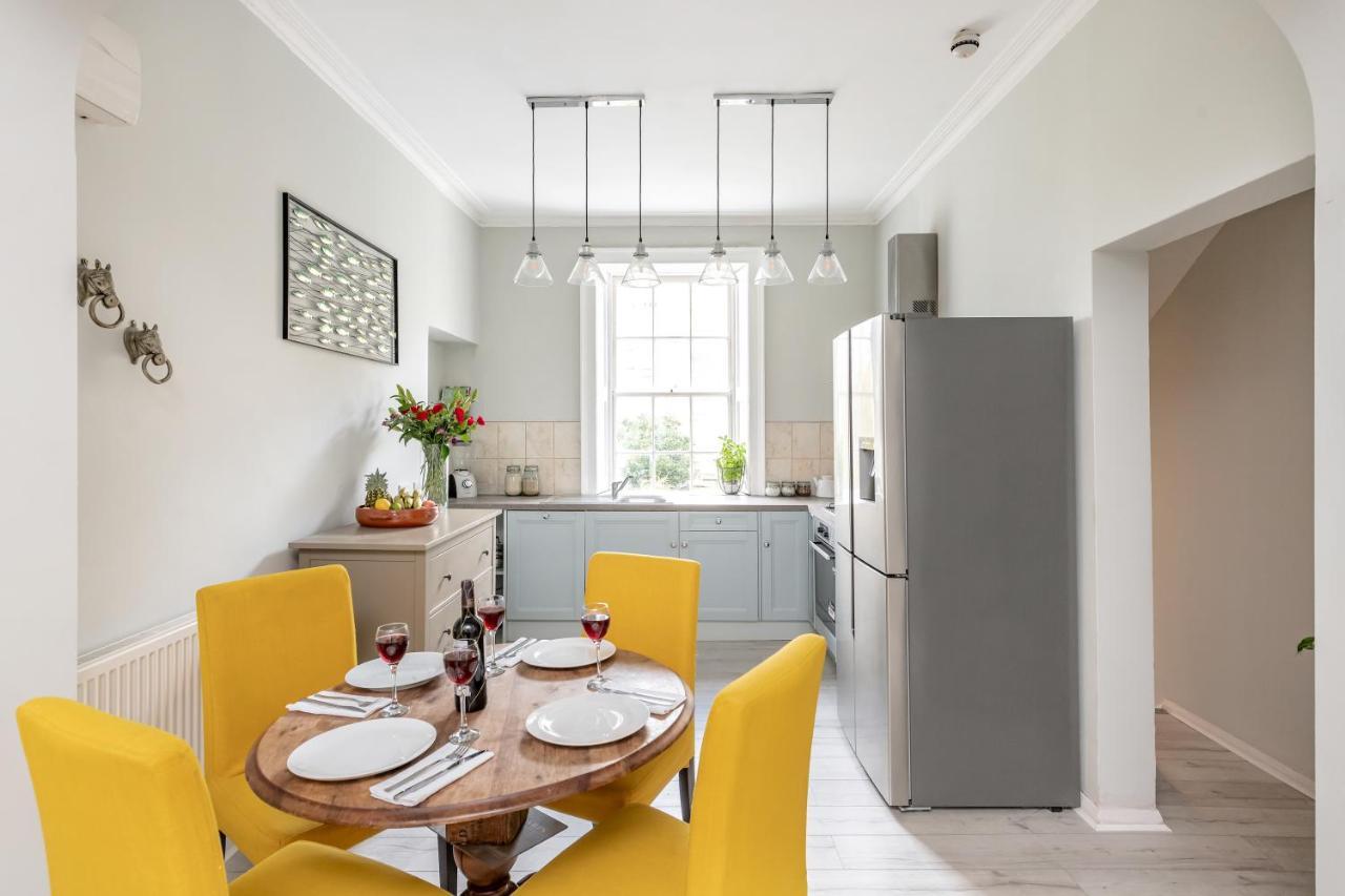 Gorgeous Garden Apartment บาธ ภายนอก รูปภาพ
