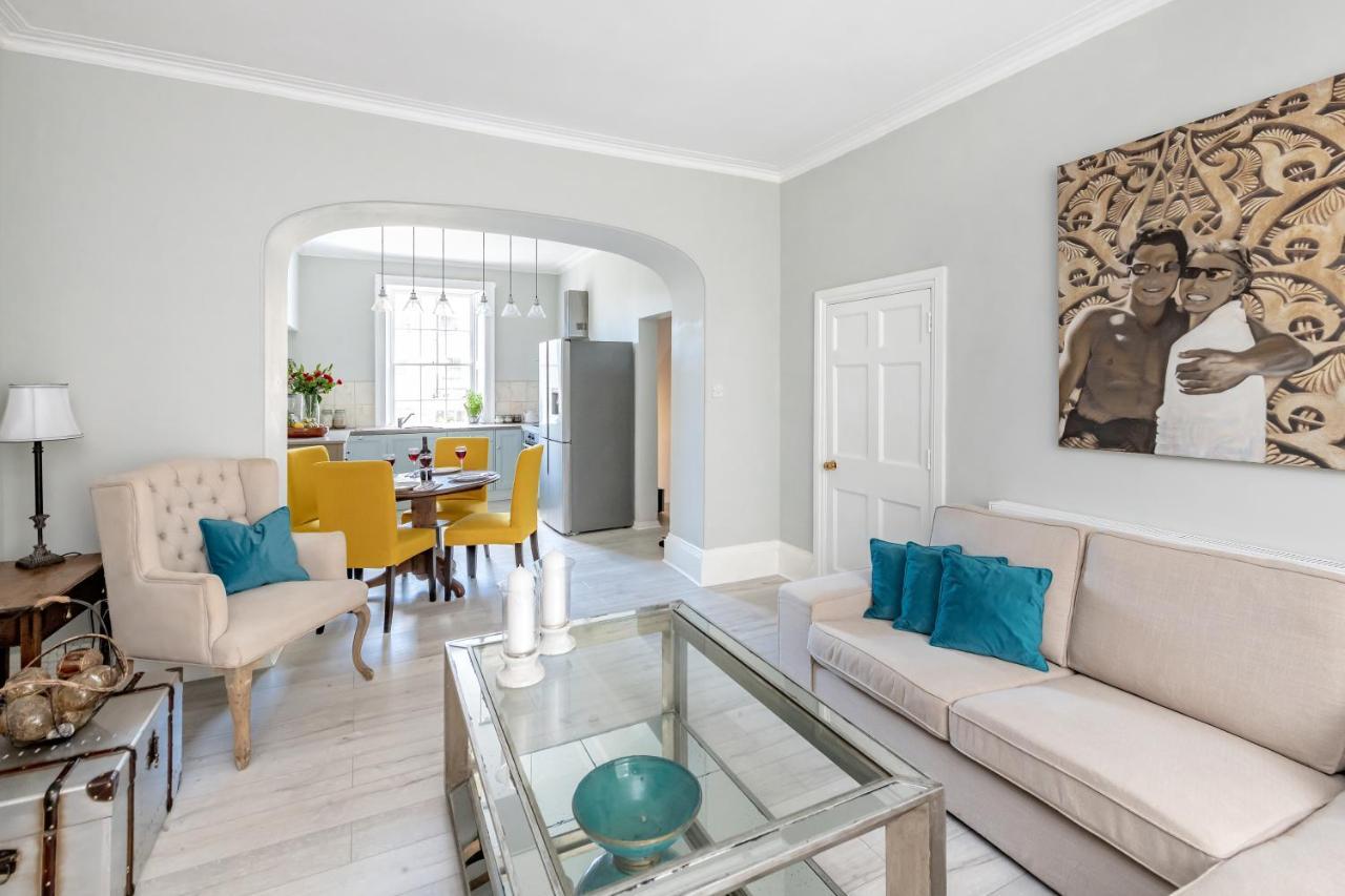 Gorgeous Garden Apartment บาธ ภายนอก รูปภาพ